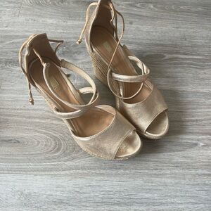 Elegant Gold Wedge Sandals size 9